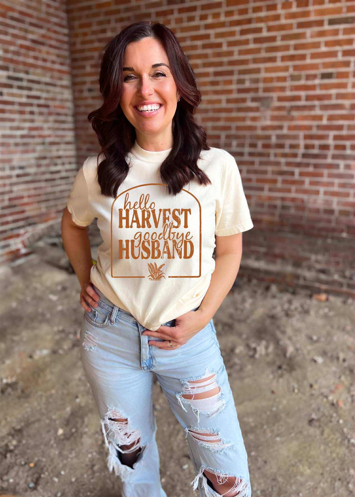 HELLO HARVEST -  Graphic Tee   